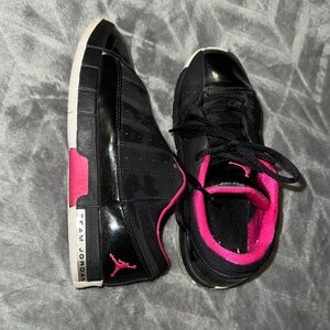 Team Jordan Black and Pink big kid’s Shoes